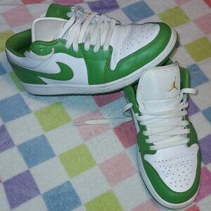 Mens Green and White Jordan's Size 10